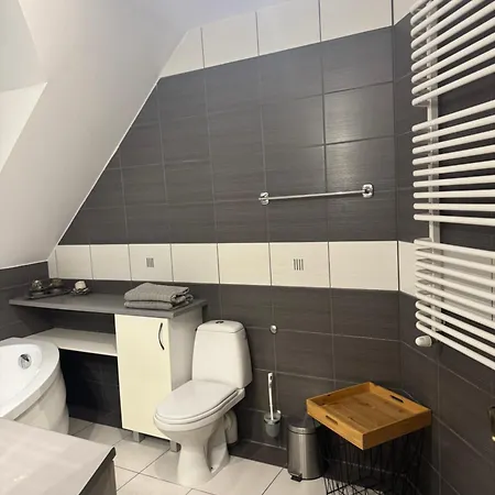 E&m Guest house