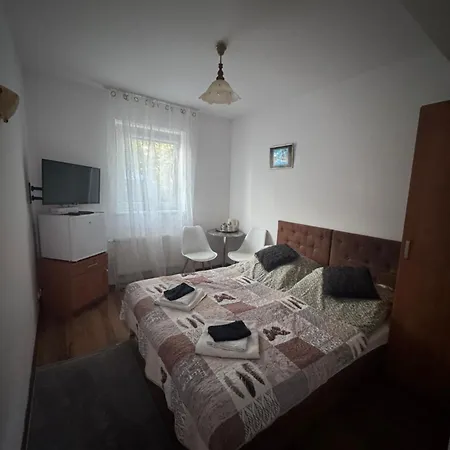Goscinne E&m Pensión 3*